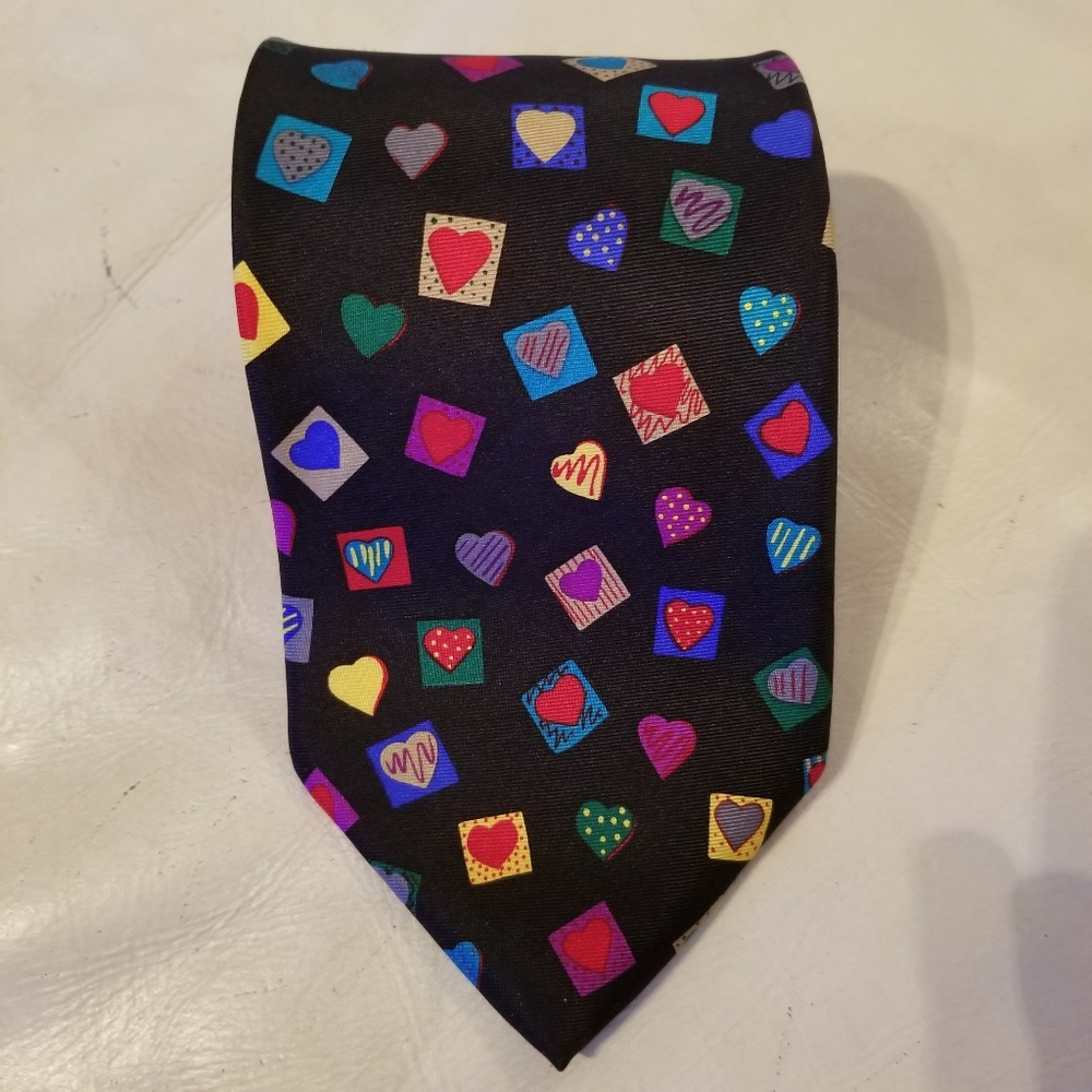 Alynn tie Sweethearts tie 100% silk